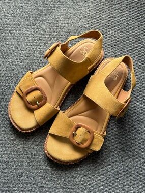 Sofft Women's Mustard Suede Buckle Strap Sandals